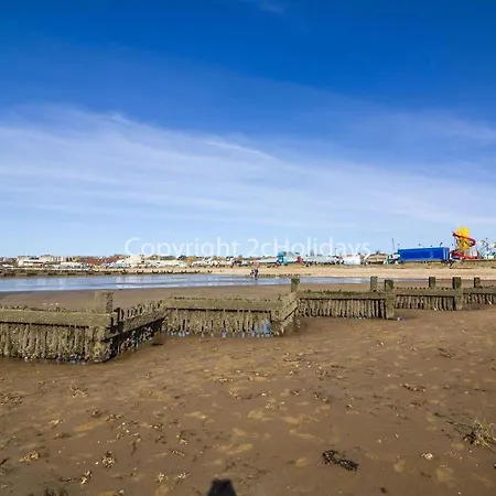 Wheelchair Friendly Caravan For Hire Norfolk Near The Beach Ref 13016L Hunstanton Exterior photo