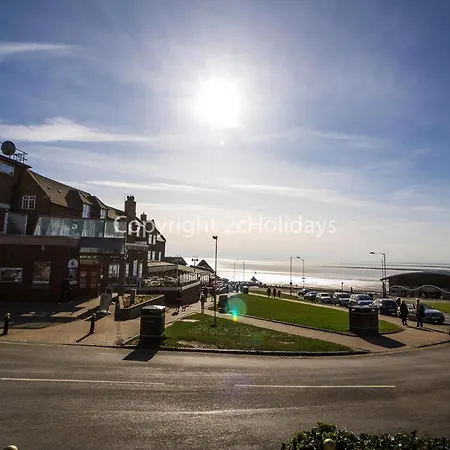 Wheelchair Friendly Caravan For Hire Norfolk Near The Beach Ref 13016L Hunstanton Exterior photo